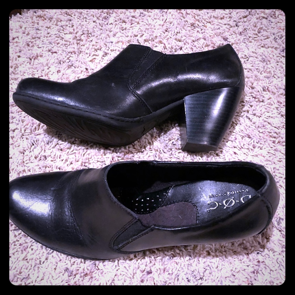 Born shoe size 9 with 3” heel